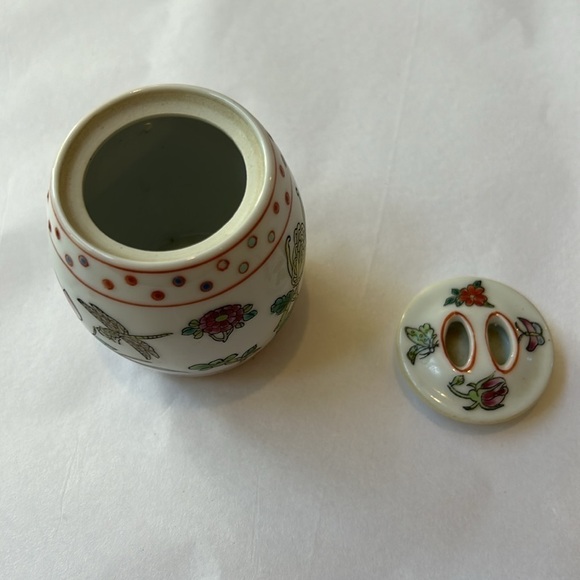 Chinese Porcelain Herb Spice Ginger Jar 2.5 High - Picture 5 of 8